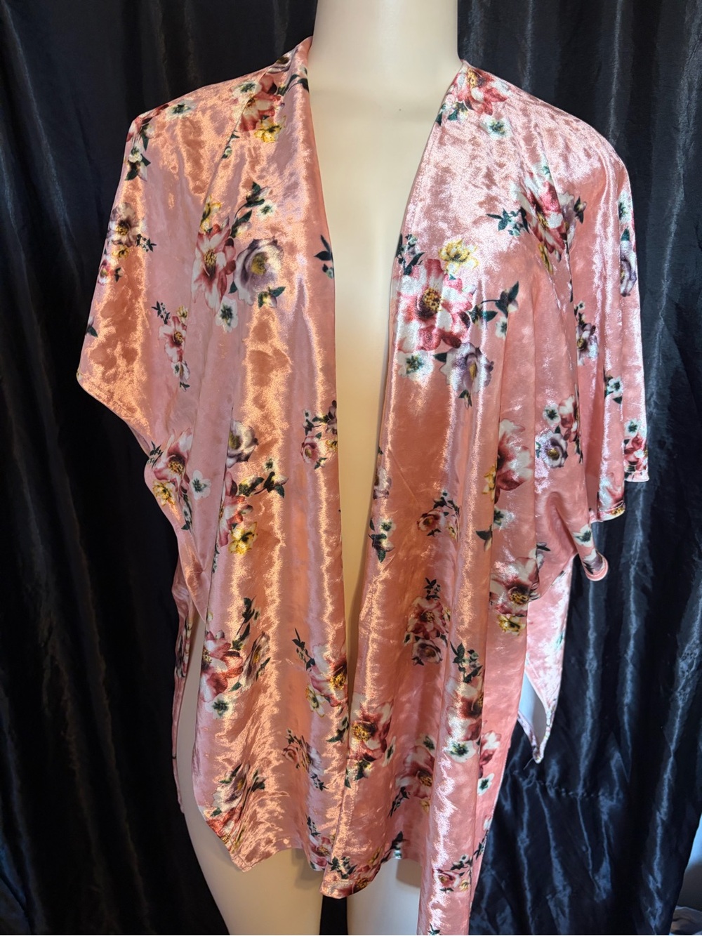 Women's Pink Floral Velvet Kimono Robe